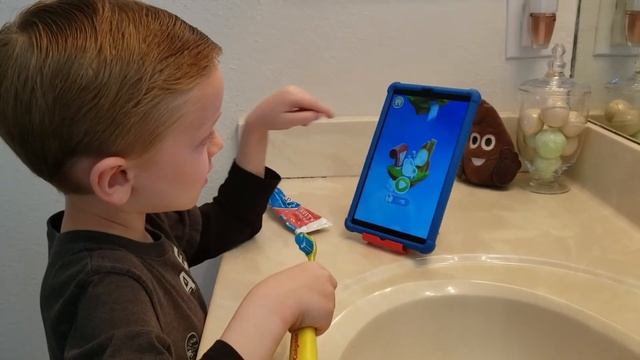 Colgate Magik toothbrush review смотреть онлайн