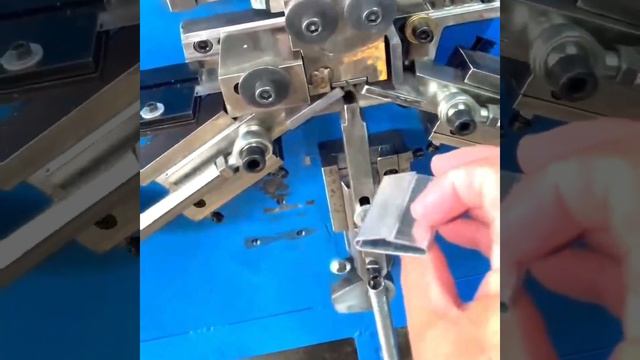 SSSM RR HT Automatic Big machine for cold roll & high tensile steel clips (strap-seal-machine.com） смотреть онлайн