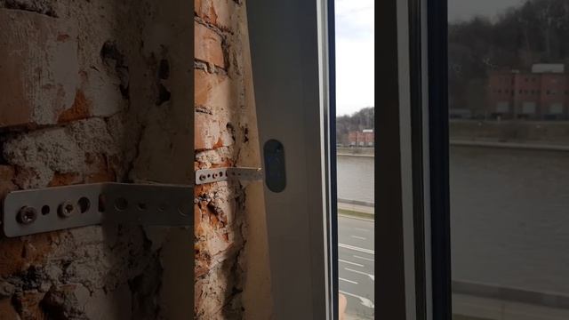 Фрамужное окно Schüco с фурнитурой TipTronic