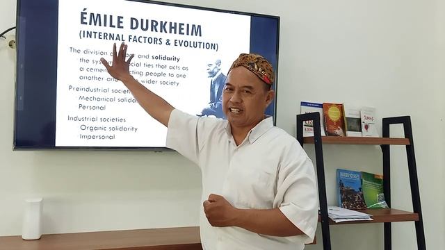 Week 15: Main Theories of Sociology смотреть онлайн