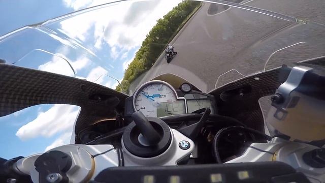 On Board BMW S1000RR HP4 circuit Dijon-Prenois le 2 septembre 2018 en coaching avec Kenny смотреть онлайн