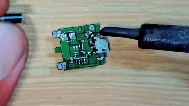 How to repair 18650 battery charger module | Tp4056 ic replace смотреть онлайн