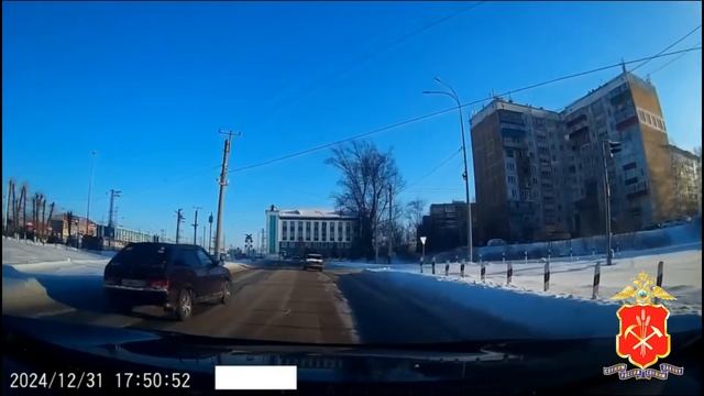 В Новокузнецке по материалам «Мобильного патруля» полицейские привлекли водителя к ответственности смотреть онлайн