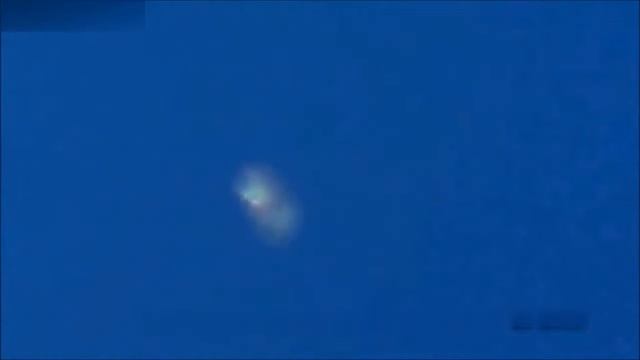 IN SKY VERY HIGH BIG MASKED UFO смотреть онлайн