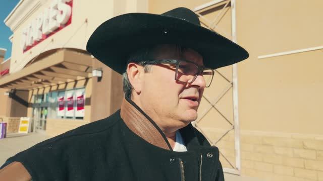 ШОКИРУЮЩАЯ ПРАВДА О КИНГМАНЕ, АРИЗОНА. Как ВЫЖИВАЮТ АМЕРИКАНЦЫ в ГОРОДЕ БЕДНОСТИ 💔🚨🇺🇸 смотреть онлайн