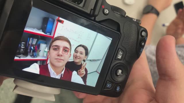 Последний звонок 9Б смотреть онлайн