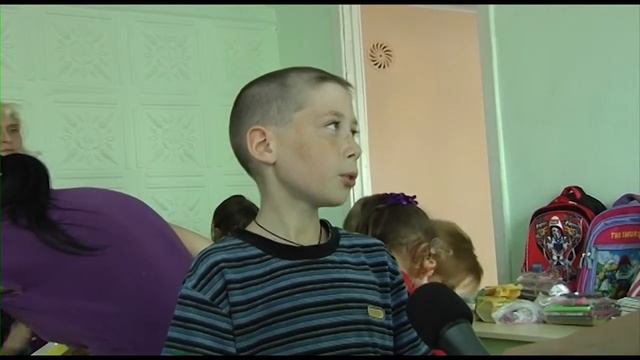 Епархия подарила канцтовары и школьные принадлежности детям беженцев смотреть онлайн
