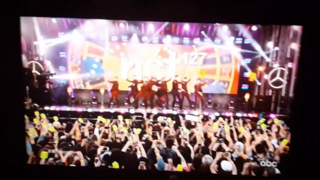 NCT 127 REGULAR-IRREGULAR AND CHERRY BOMB FAN REACTION смотреть онлайн