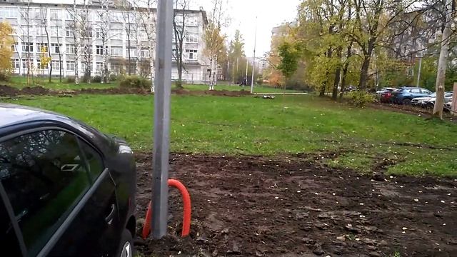МЕНЯЮТ ОСВЕЩЕНИЕ ВО ДВОРЕ -ВСЕ ДЛЯ ЛЮДЕЙ. смотреть онлайн