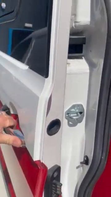 VW Grand California Soft Close Sliding Door смотреть онлайн
