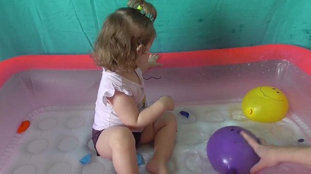 Весело учим цвета вместе с Миланой 0+ смотреть онлайн