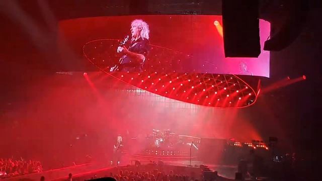 Queen & Adam Lambert смотреть онлайн