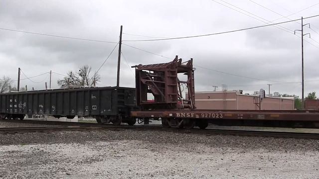 BNSF 9865/9244 E/b Manifest Train.