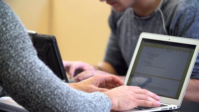 Business Communication Management studieren смотреть онлайн