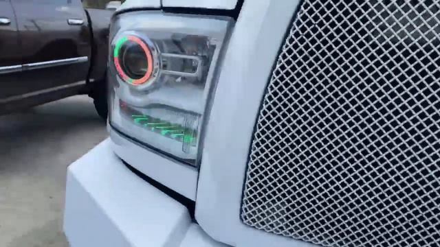 2009-2018 Dodge RAM 1500 Custom Paint LED Halo Projector Headlights смотреть онлайн