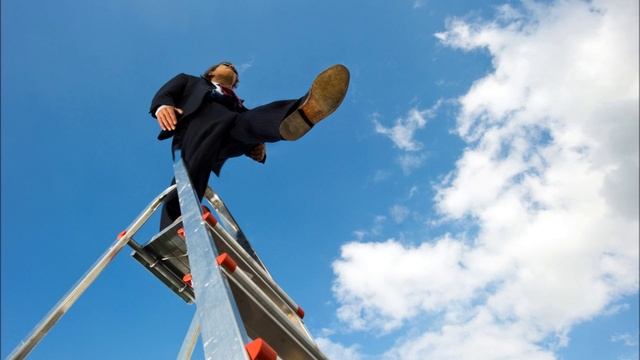 BBC 6 Minute English December 17, 2015 - Why do we take risks? смотреть онлайн