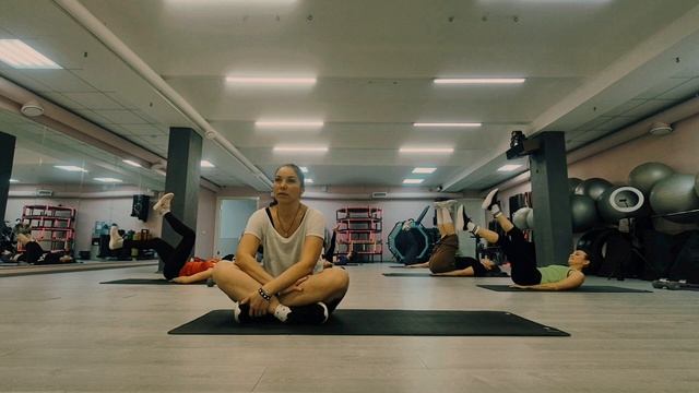 ГРУППОВАЯ ТРЕНИРОВКА ABS \ УПРАЖНЕНИЯ НА СПИНУ \ УПРАЖНЕНИЯ НА ПРЕСС \ РАСТЯЖКА смотреть онлайн