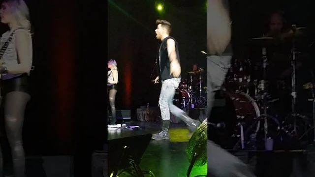 Adam Lambert Lay Me Down, Biloxi смотреть онлайн