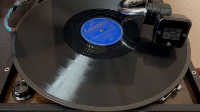 И. Ф. Стравинский «Симфония в трех движениях (частях)» 1 сторона (запись 1946 г.) смотреть онлайн