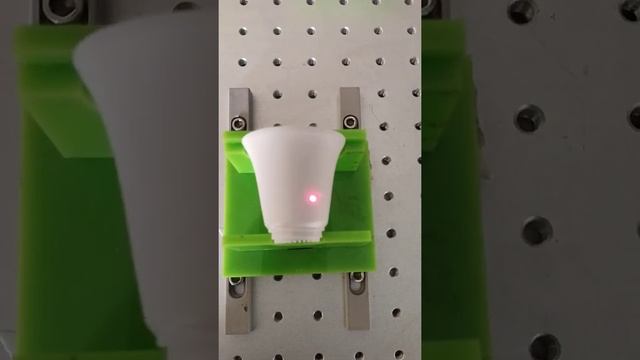 Laser marking on LED bulb body смотреть онлайн
