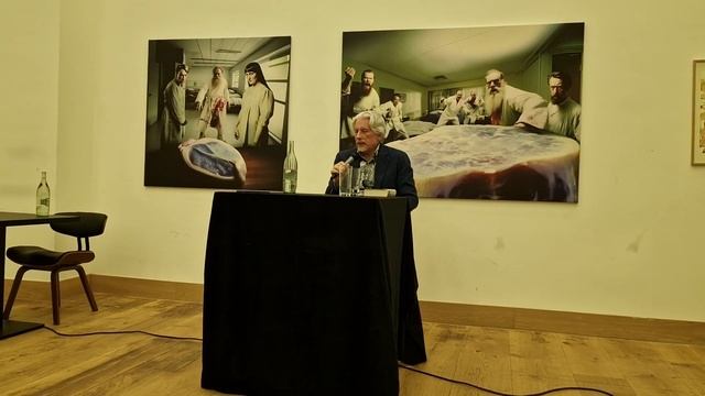 Владимир Сорокин делится секретами писательского мастерства смотреть онлайн