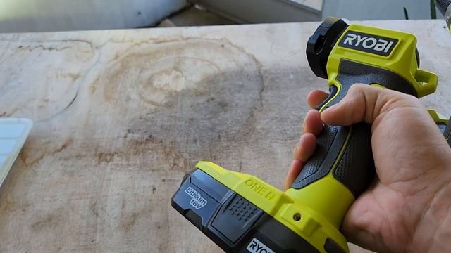 Ryobi ONE+ 18V Cordless LED Light смотреть онлайн