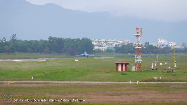 Jet Fighter Sukhoi Su-22M4 Fitter-K | Vietnam Air Force Low Pass And Landing With Parachute смотреть онлайн