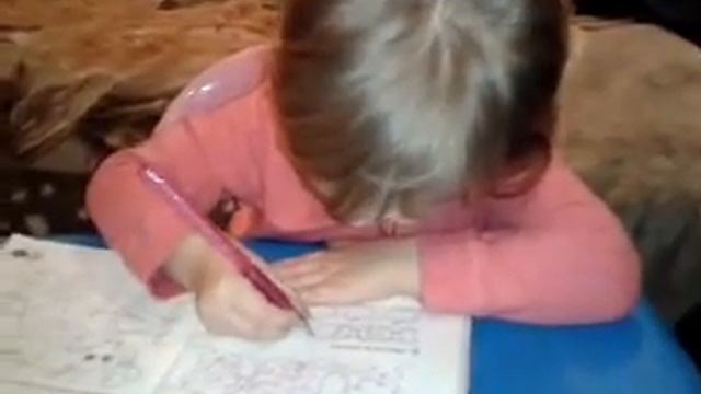 Гениальный ребенок  Нике 2,8 года. - уже пишет и считает.