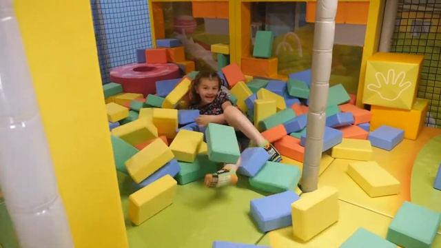 Uptown Jungle Henderson Grand Opening смотреть онлайн