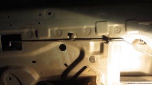 Замена бокового стекла (передней двери) на Рено Логан (Renault Logan) и Лада Ларгус