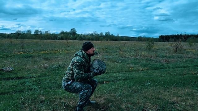ПОЛЕВАЯ ТРЕНИРОВКА С КАМНЕМ 30 КГ МОЙ ВЕС 113 КГ смотреть онлайн