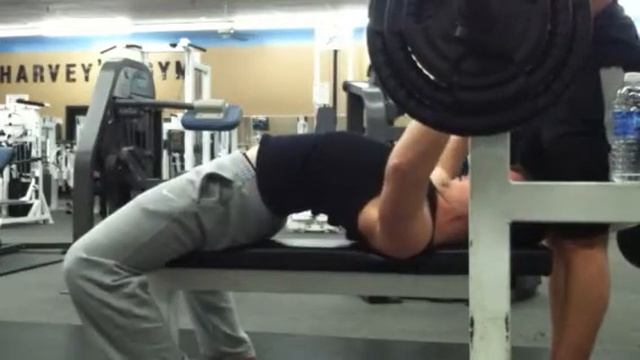 Bench Press: 205 lbs. x 4 смотреть онлайн