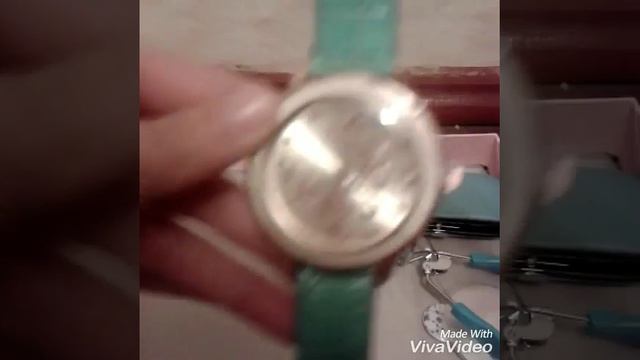 Обзор на комплект с шарфиком , маникюрным набором, зеркальцем и с часами))))))) смотреть онлайн