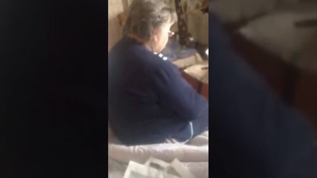 Бабуля жгёт (дай выпить) смотреть онлайн