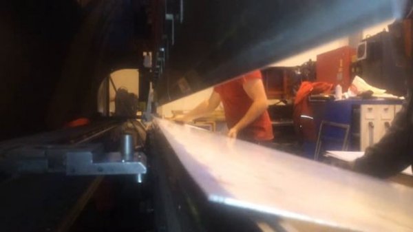 Гибка панели вид от упоров