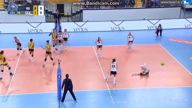 Vakıfbank - Uralochka-NTMK Ekaterinburg смотреть онлайн