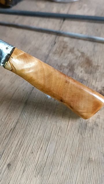 Прошёл рукоять ножа льняным маслом. смотреть онлайн