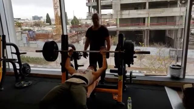 Подарок весом 120 кг на Новый Год. смотреть онлайн