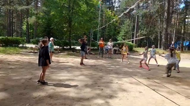 ВЕСЁЛЫЕ СОРЕВНОВАНИЯ ПО ПИОНЕРБОЛУ В ДОЛ ИСКРА 2 СМЕНА 2022 г. СПОРТИВНЫЕ ИГРЫ. ДЕВОЧКИ 3-4 ОТРЯДОВ смотреть онлайн