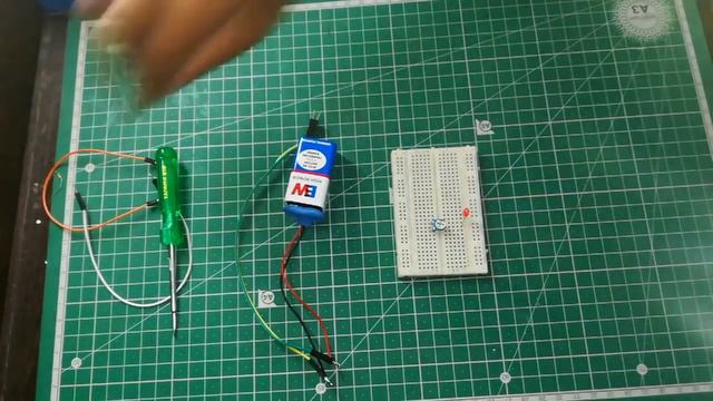 Circuit Building Using Variable Resistor (Potentiometer ) смотреть онлайн