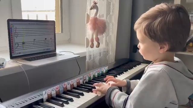 Michael (4). «Ten Little Indians» на 5 презентации с сольфеджированием смотреть онлайн