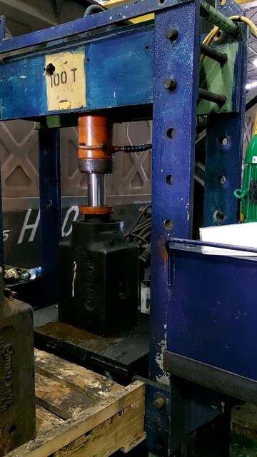 The pressing machine 60 Ton efficiency, 100 ton structure смотреть онлайн