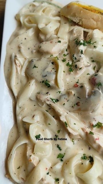 Creamy Alfredo Pasta 😍 Food Shorts By Fatima #shorts смотреть онлайн