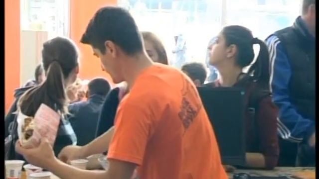 Една година сендвичара „Донер хаус" смотреть онлайн