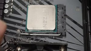 Installing the AMD Wraith Max or Prism cooler on your AM4 motherboard