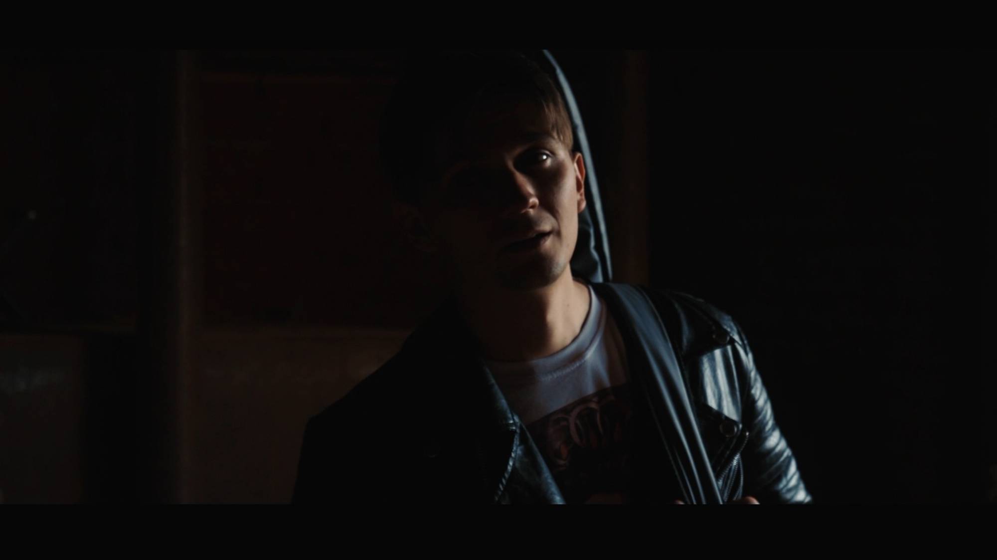 Б Е З Д Н А смотреть онлайн