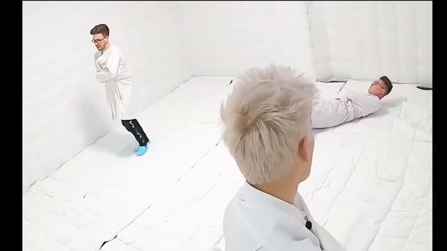 24 ЧАСА В ПСИХУШКЕ 2 (А4 КОБЯКОВ СЕРЕГА) смотреть онлайн