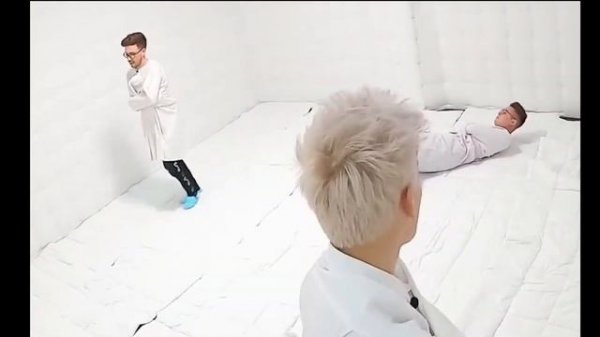 24 ЧАСА В ПСИХУШКЕ 2 (А4 КОБЯКОВ СЕРЕГА)