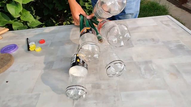 How Easy to Make a Garden Sprinkler from a Bottle смотреть онлайн