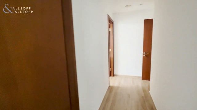 Fully furnished 1-BR with Burj Khalifa view in Business Bay смотреть онлайн